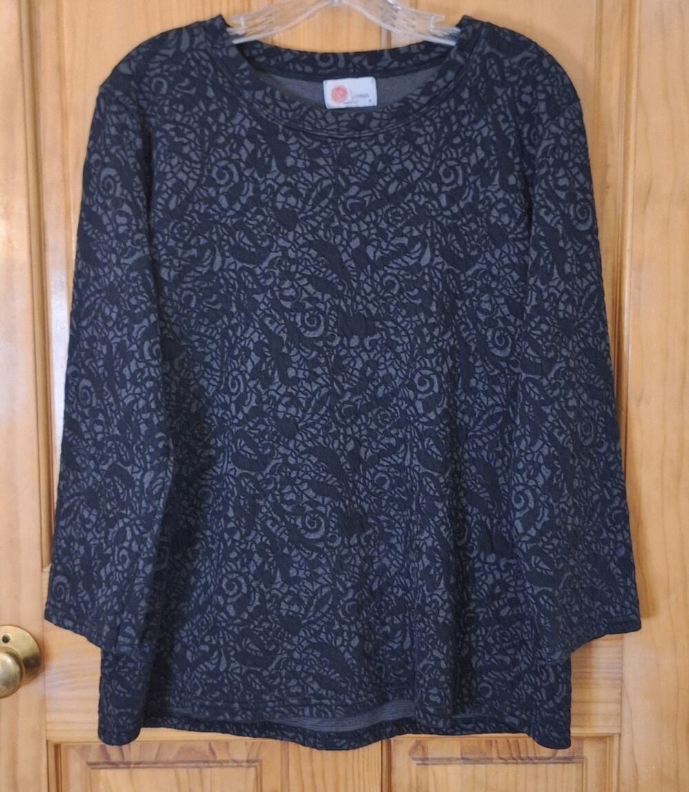 Linnea Shirt Women's Medium Black Textured Floral Artsy Steampunk Victorian Goth
